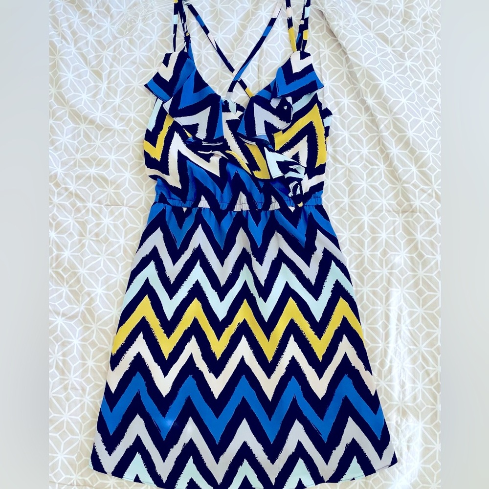 BCBGgeneration Dress black yellow blue gray chevron pattern w/ pockets, xs small